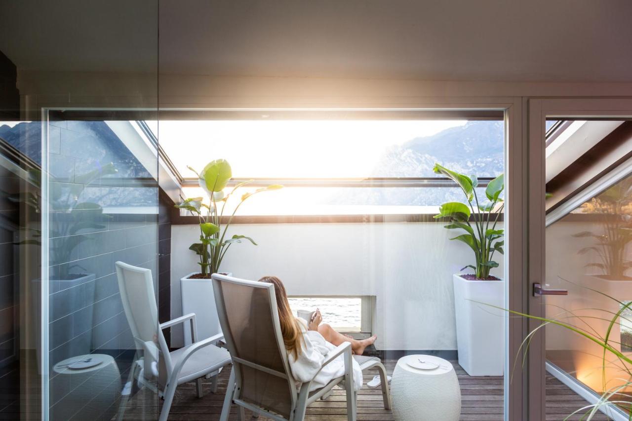 Hotel Lago Di Garda Nago Eksteriør billede