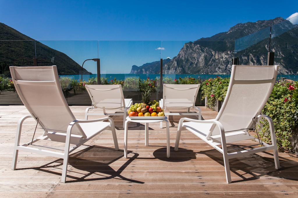 Hotel Lago Di Garda Nago Eksteriør billede