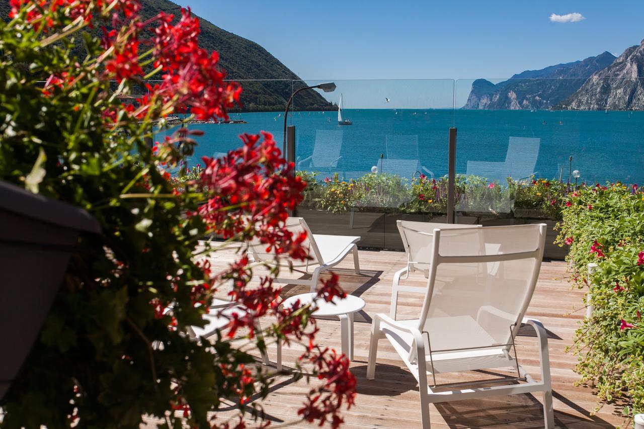 Hotel Lago Di Garda Nago Eksteriør billede