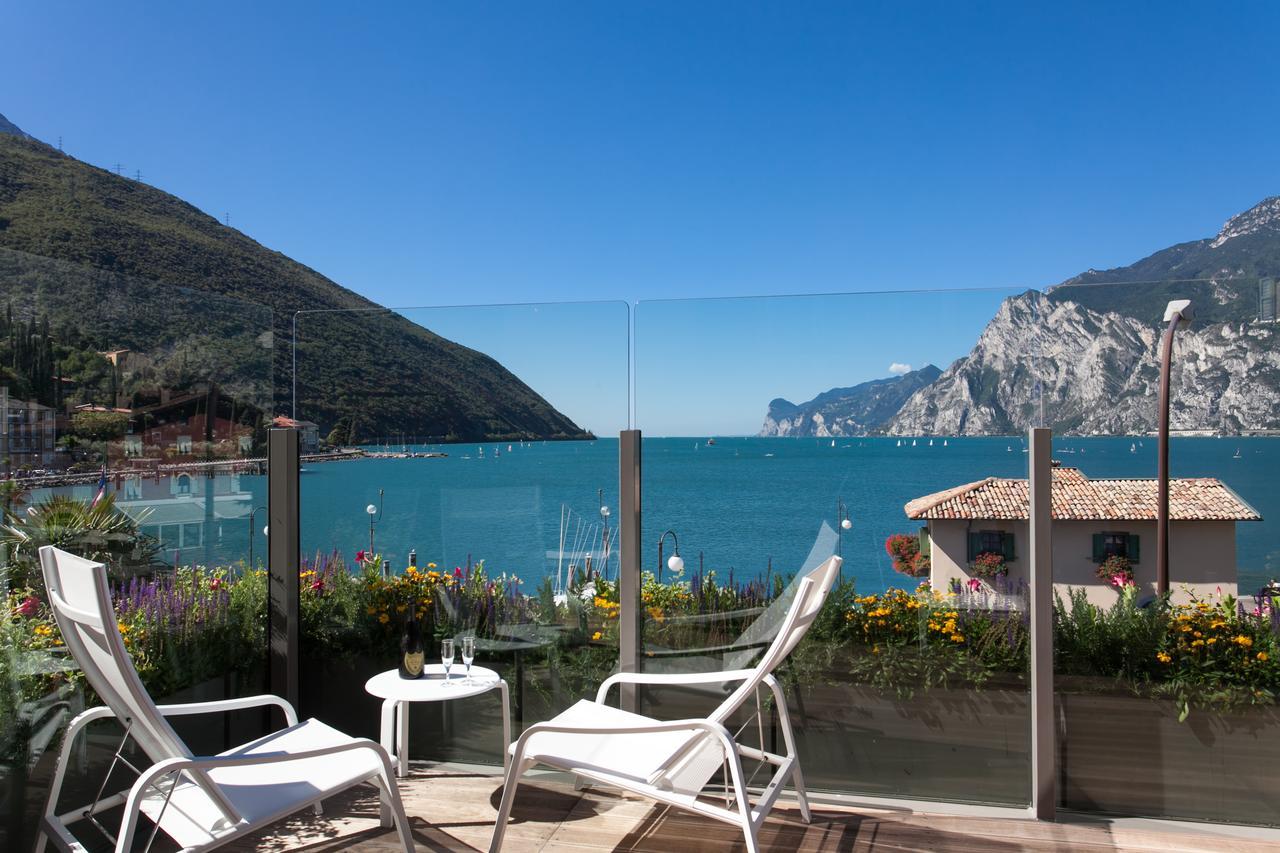 Hotel Lago Di Garda Nago Eksteriør billede